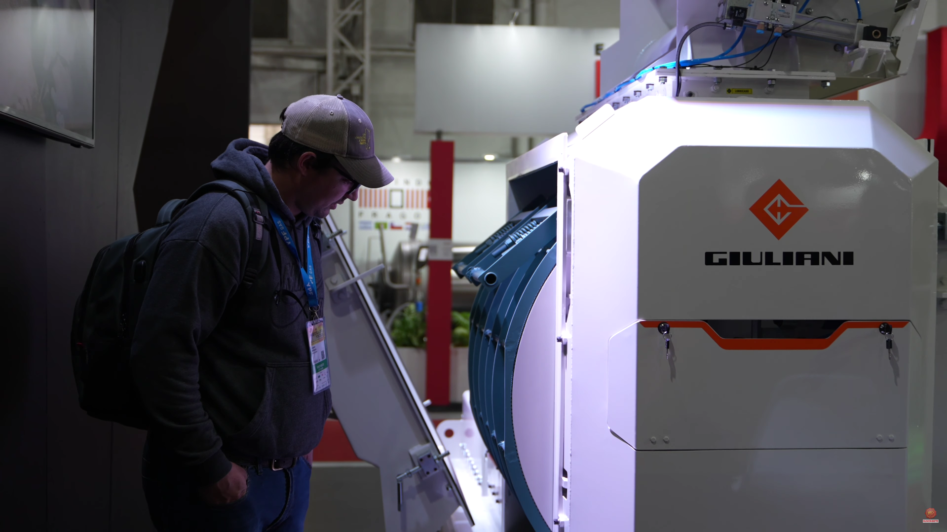 Giuliani una vez mas se presenta en la Expo Avícola y Porcinos.